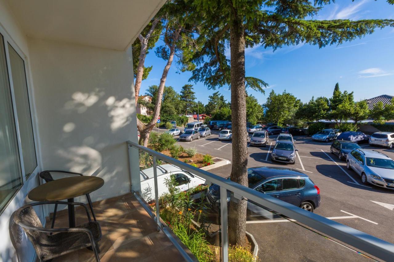 Hotel Slaven Selce Bagian luar foto