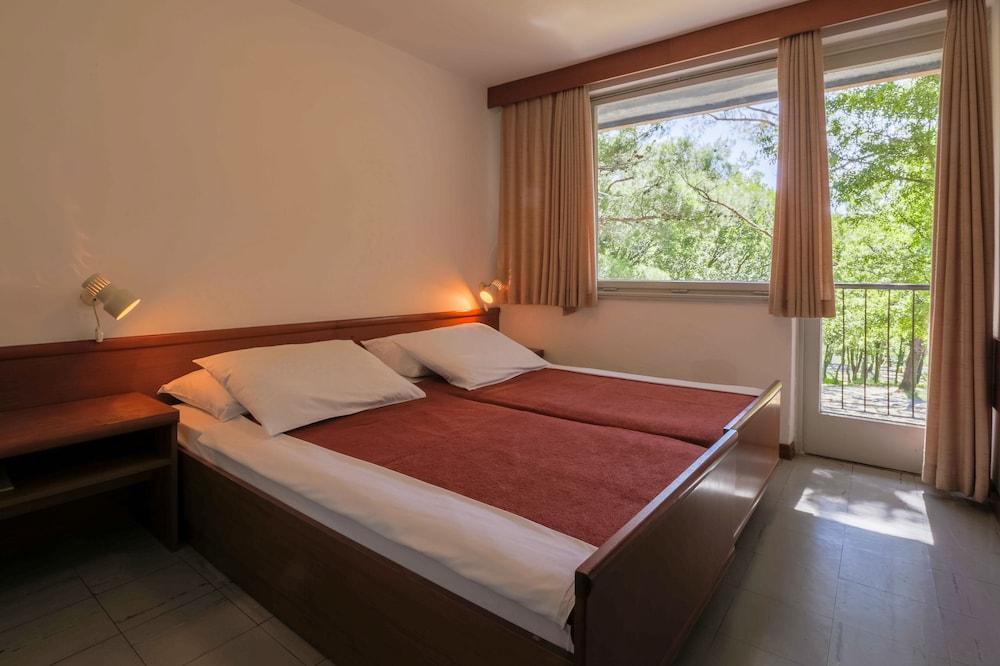 Hotel Slaven Selce Bagian luar foto