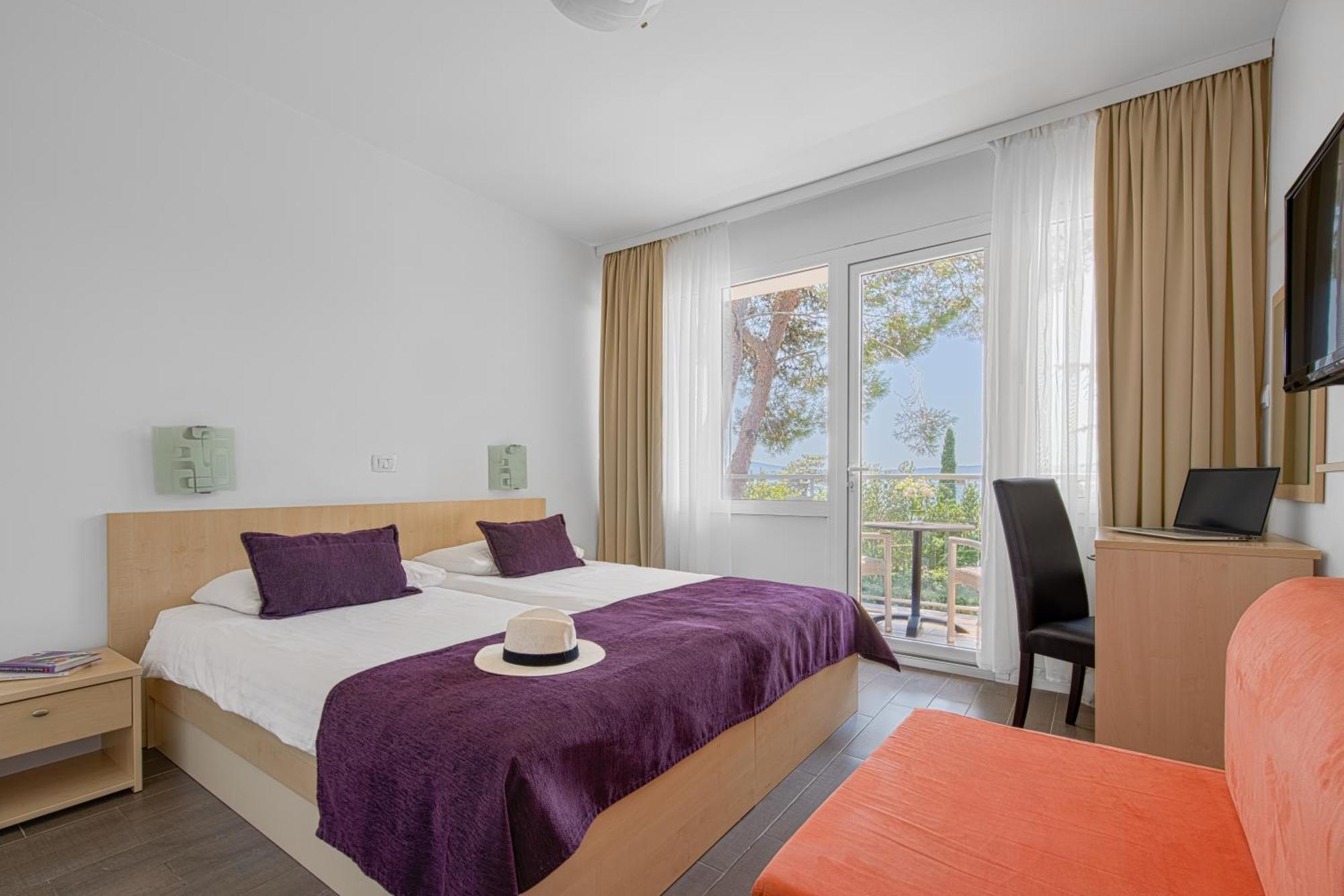 Hotel Slaven Selce Bagian luar foto