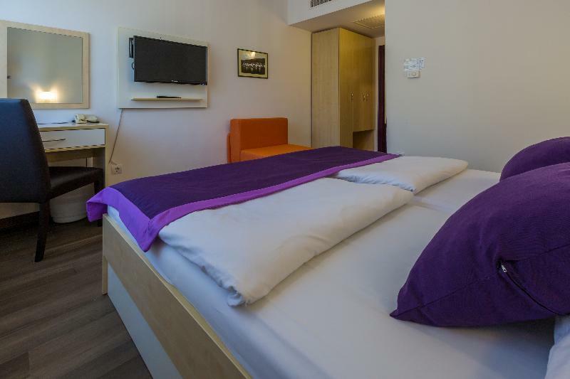 Hotel Slaven Selce Bagian luar foto