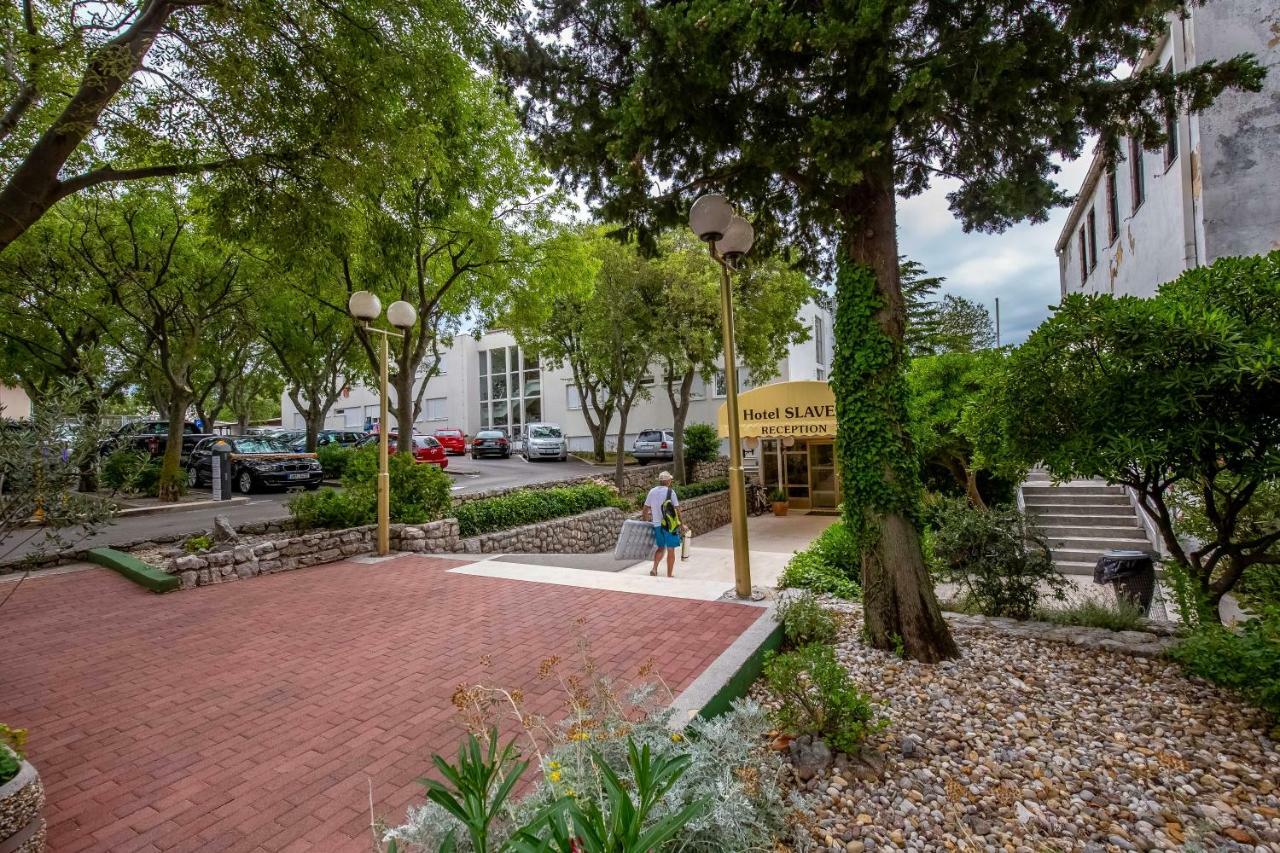 Hotel Slaven Selce Bagian luar foto